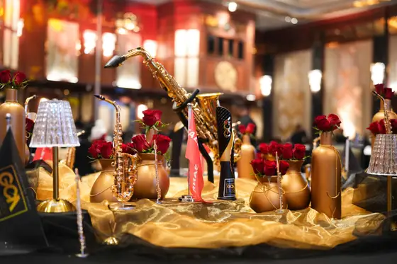 Roses and saxophones set out for the gala