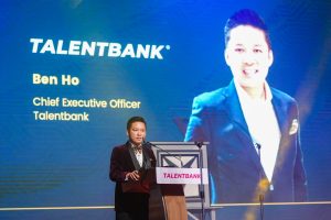 Ben speak on Graduates' Choice Award
