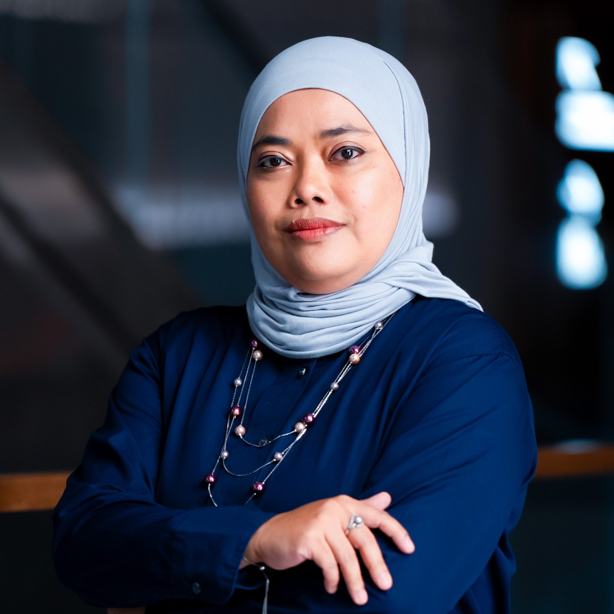 Dr. Hizmawati Madzin